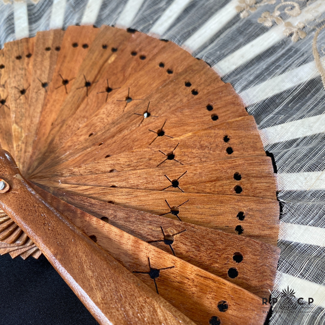 PIÑA ABANIKO (HANDFAN)